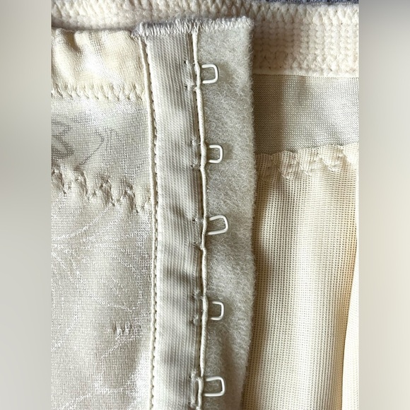 Flexees by Maidenform Cream Waist Nipper Firm Control Shapewear Size 2XL - Picture 9 of 15